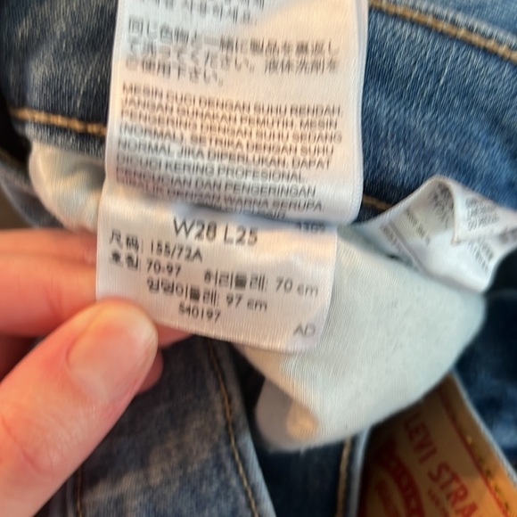 Levi’s Mile High Wide Leg Flare Raw Hem Jeans SZ 28 - Picture 7 of 11